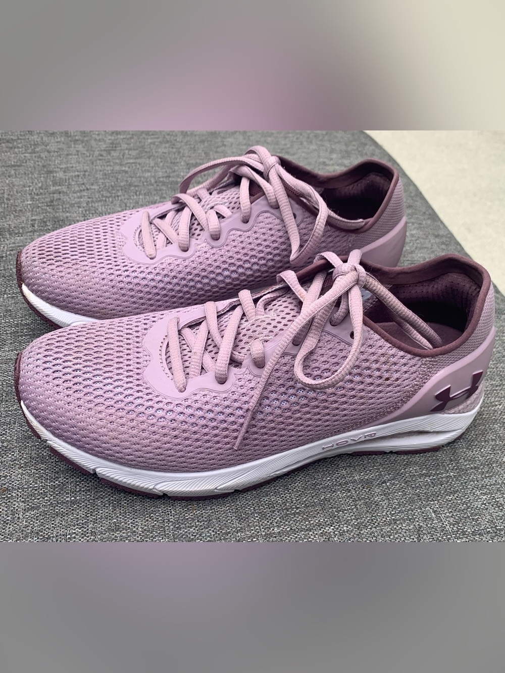 Under Armour HOVR Sonic 4 cushioned Sneakers size 8  Running Walking Gym Shoes